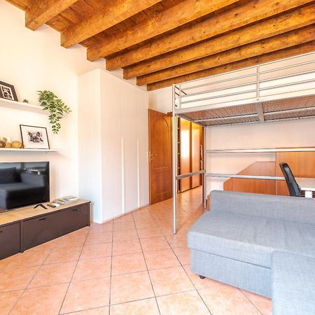 Guest Planet - Rosso Milano Apartment - Navigli Area Extérieur photo