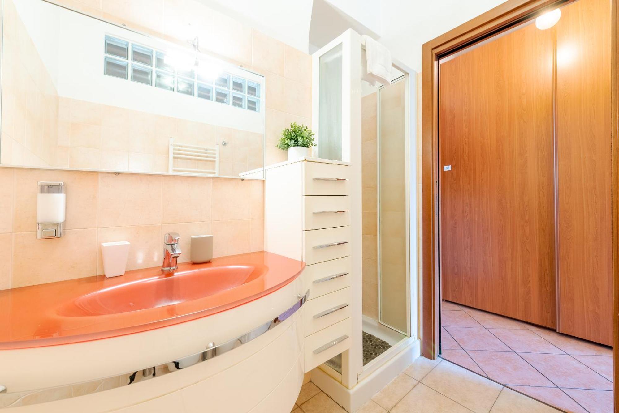 Guest Planet - Rosso Milano Apartment - Navigli Area Extérieur photo